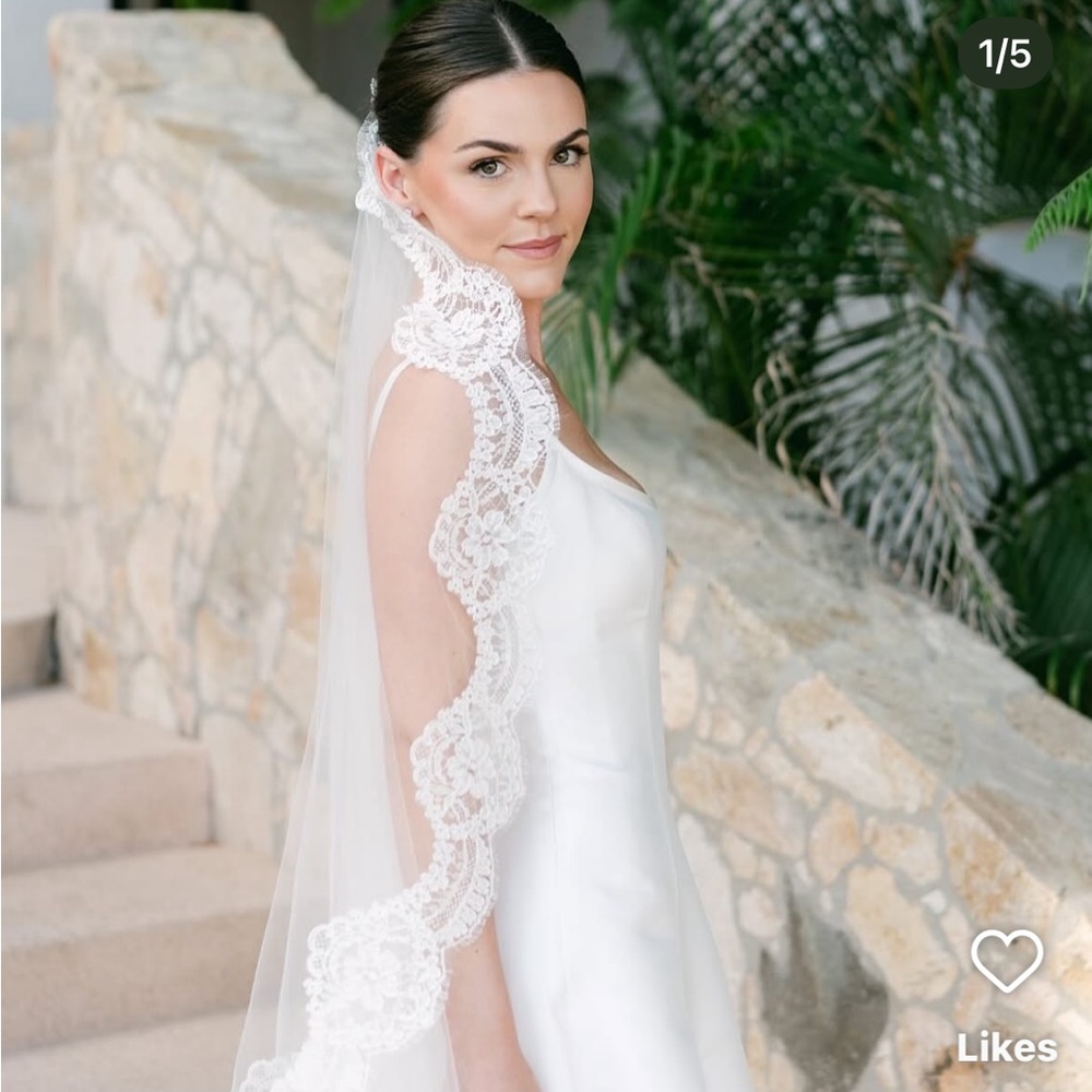 Elle Garretson Walker Lace Mantilla Veil 95in